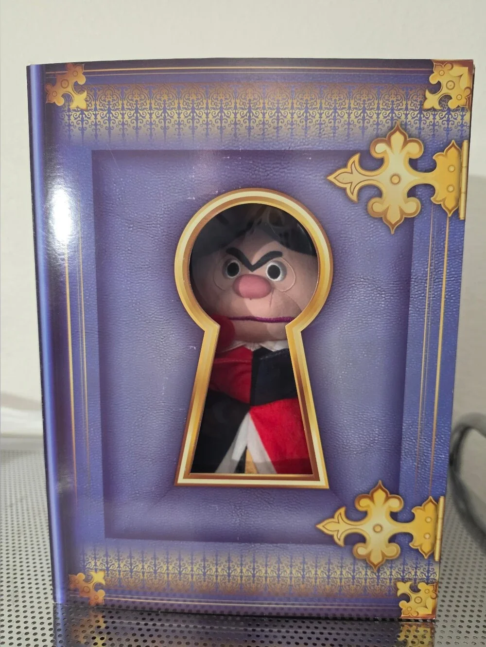 Disney Alice In Wonderland Queen of Hearts-70th Anniversary